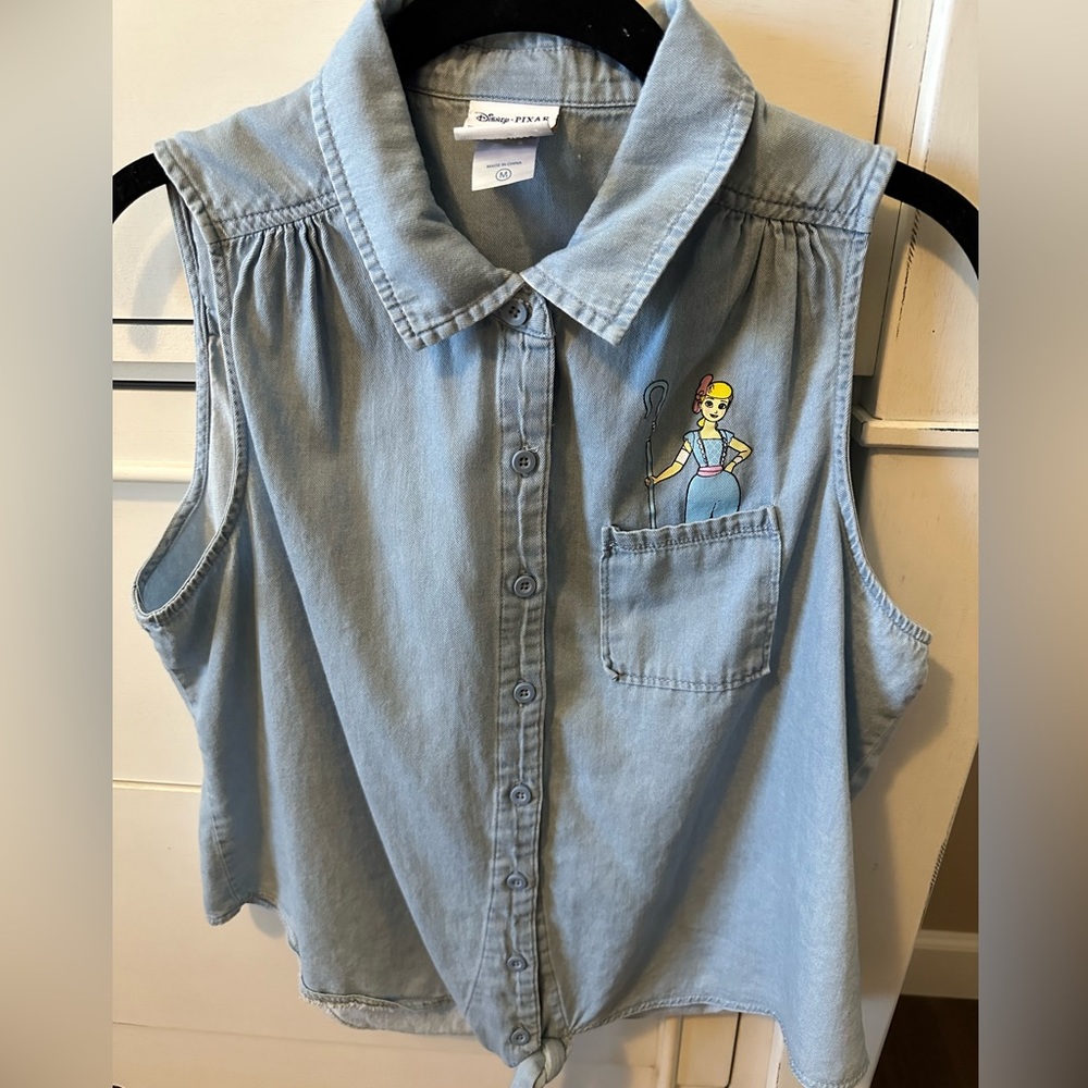 Disney Pixar Her Universe Toy Story Button Down Top. Size Medium.